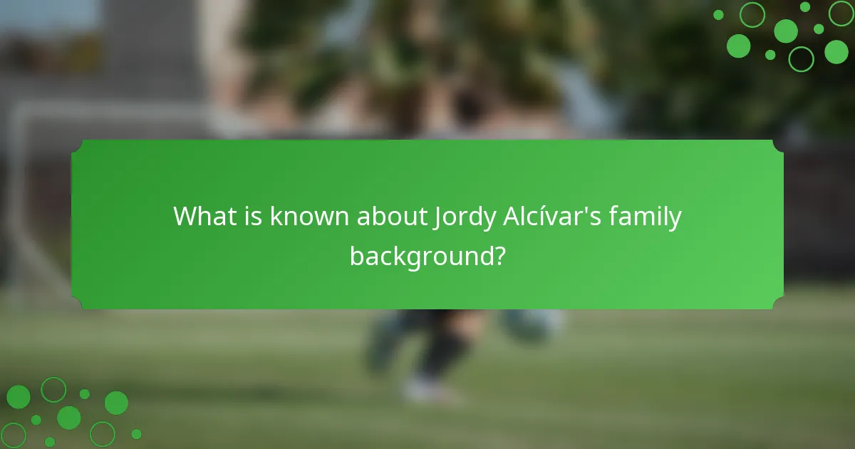 What is known about Jordy Alcívar's family background?